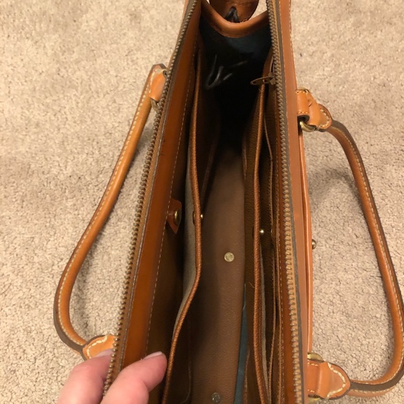 Dooney and Bourke All Weather Leather Handbag - Picture 5 of 9